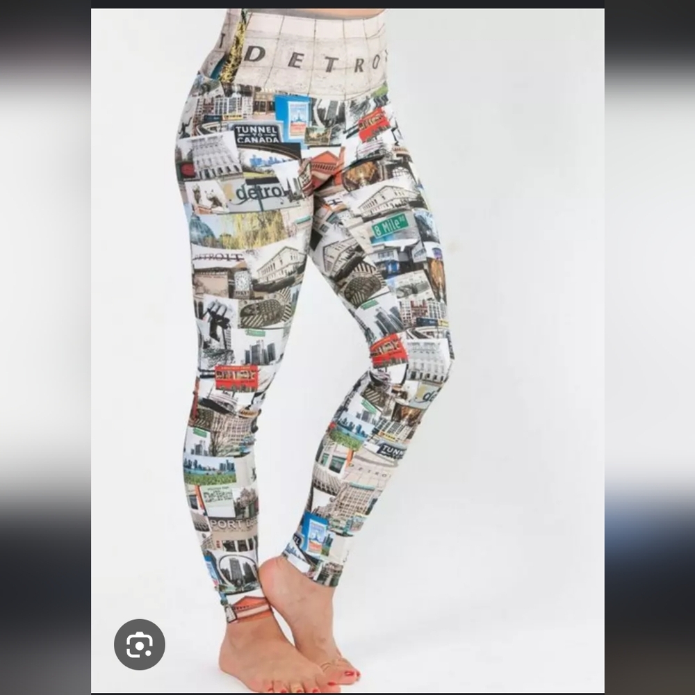 SkinnyTees Detroit Leggings